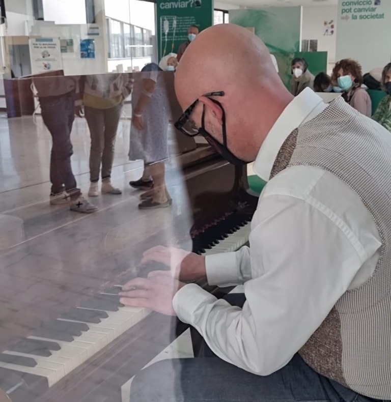 Pianos vius Pianos vius